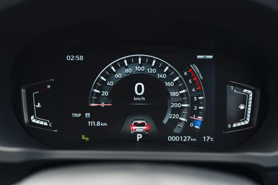 Панель приборов Mitsubishi Pajero Sport 2020 года  (AU) (фото 22 из 38)